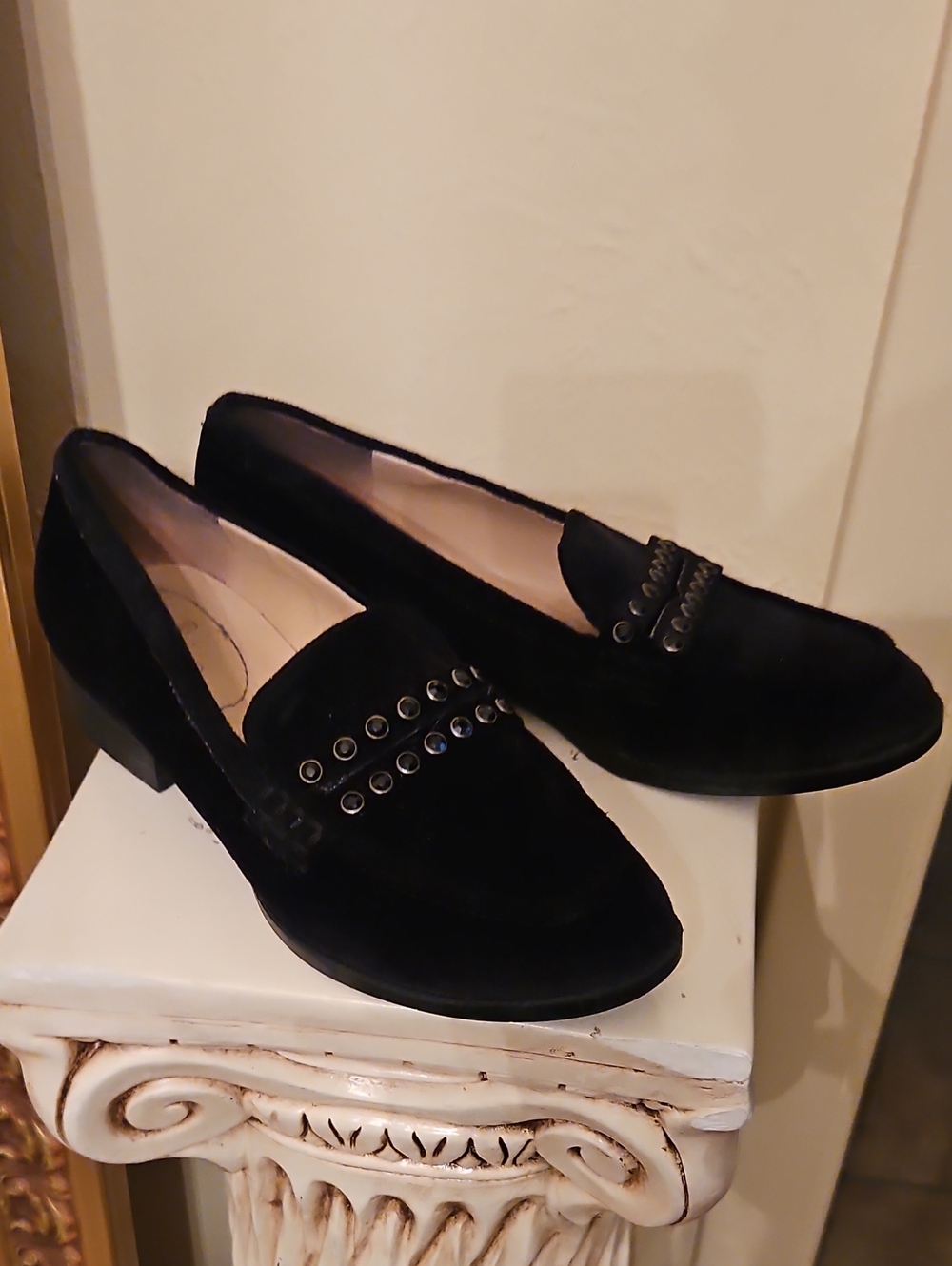 Bandolino Black Velvet Loafers with Eyelet Trim, Like New, 7M